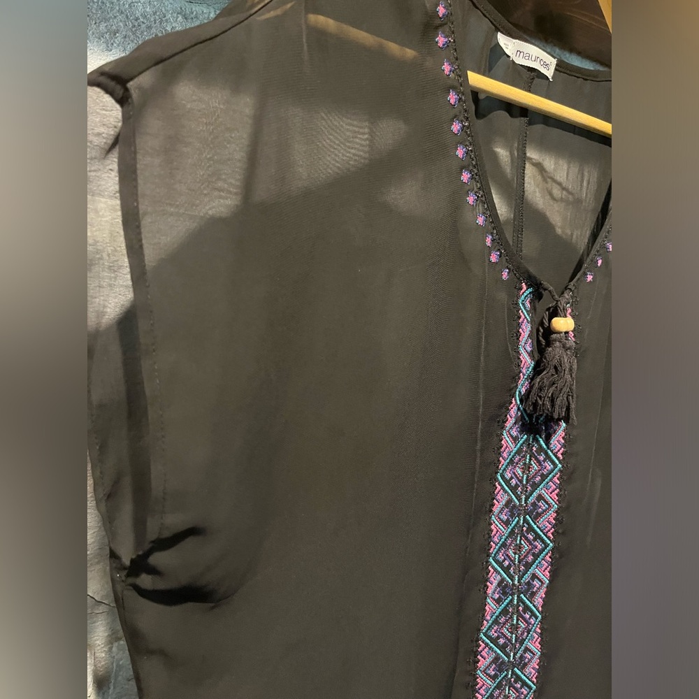Maurices semi sheer black blouse with details, size 1X - Picture 5 of 5